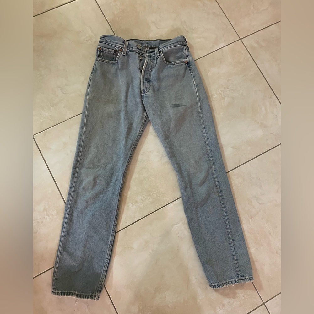Light wash vintage Levi’s— 24/25 waist